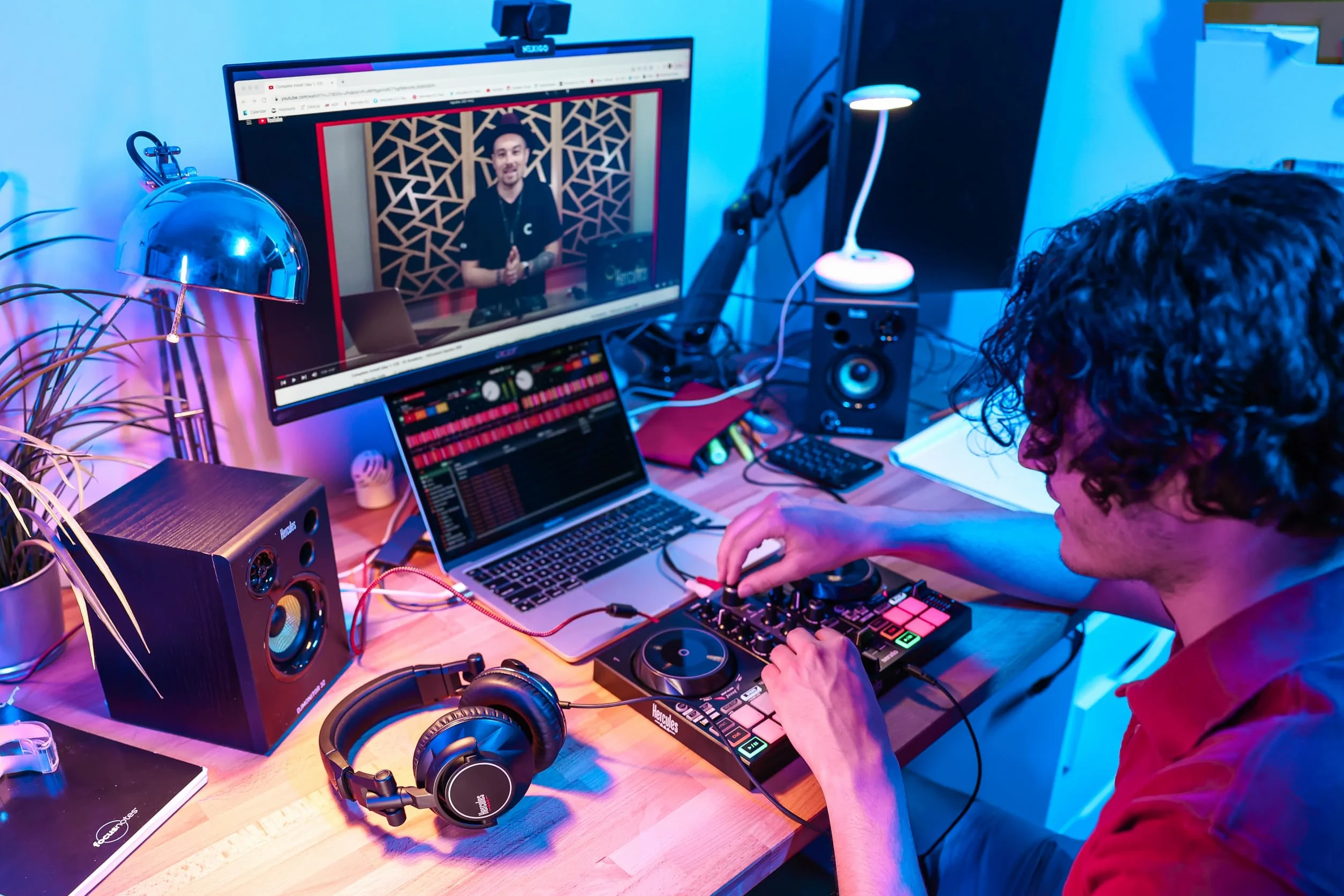 Hercules DJLearning Kit MK2 — Kit Tout-en-Un pour Apprendre à Mixer — Logiciels et Tutoriels Inclus