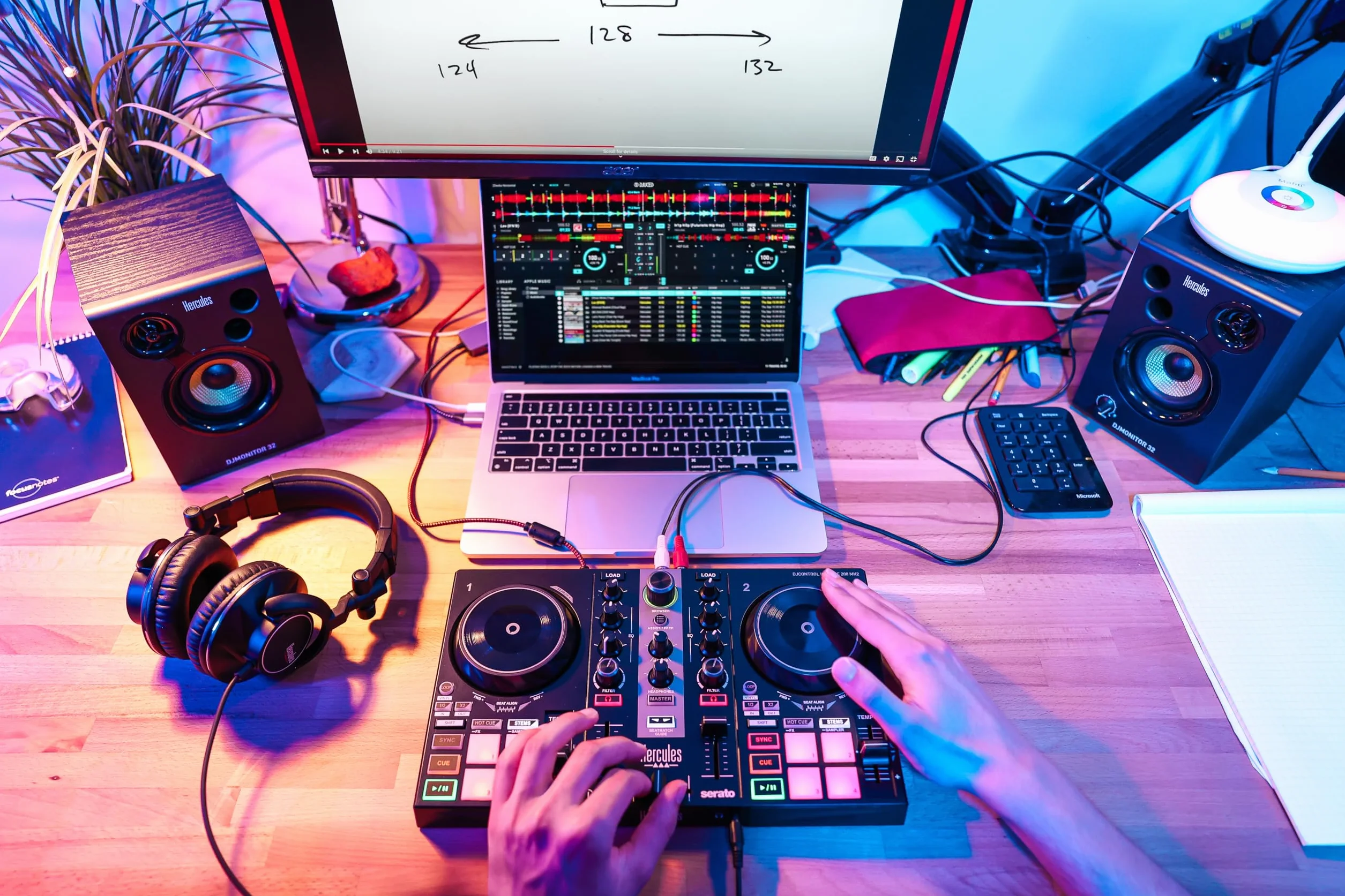 Hercules DJLearning Kit MK2 — Kit Tout-en-Un pour Apprendre à Mixer — Logiciels et Tutoriels Inclus