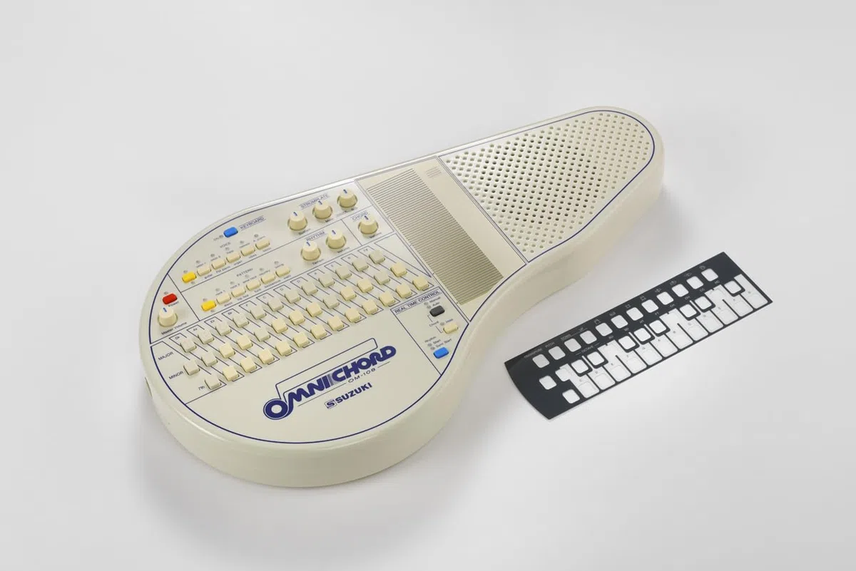 SUZUKI Omnichord OM-108 - Synthétiseur