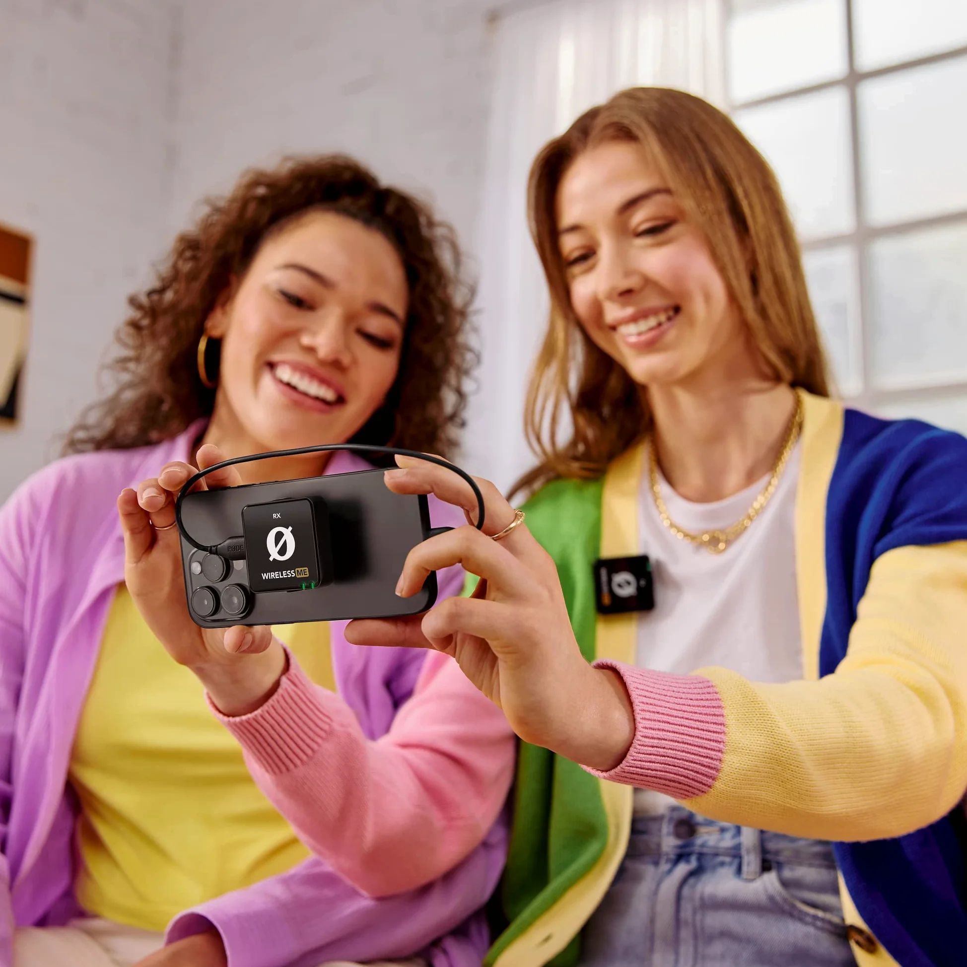 RØDE Wireless ME Système de microphone sans fil ultra-compact avec microphones intégrés, technologie GainAssist et portée de 100m pour la réalisation de films, les interviews et la création de contenu