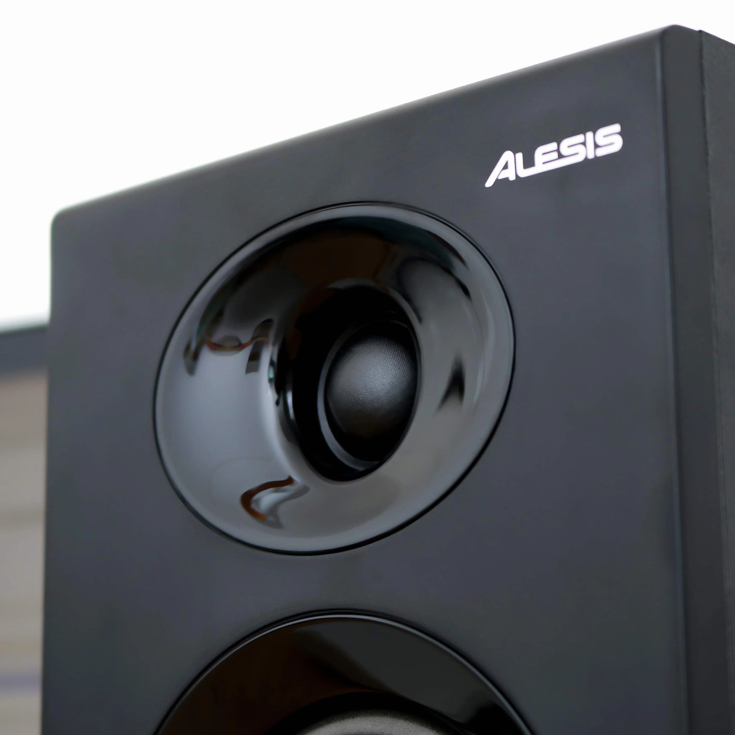 Alesis Elevate 3 MKII - Paire d'Enceintes PC Actives pour Monitoring Studio, Montage Vidéo, Gaming, Musique ou pour les Brancher à Votre Piano Numérique ou Clavier Maître