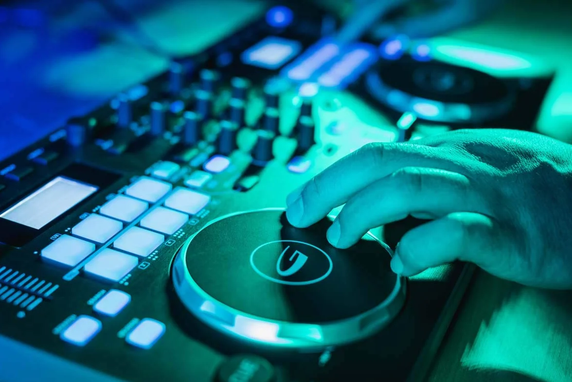 Gemini GMX – Contrôleur DJ Midi autonome USB