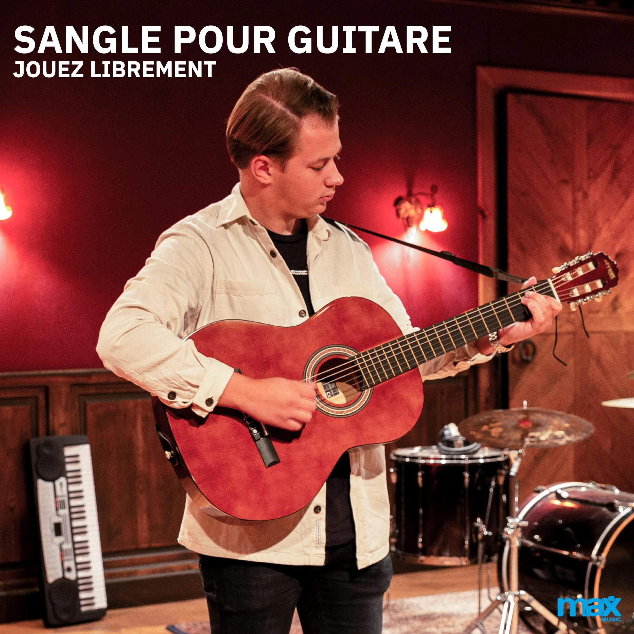 Max SoloArt - Guitare Classique Adulte Débutant - Noir, Cordes en Nylon, Livré avec un Tuner Digital, un Sac de Transport, des Médiators et une Sangle, Idéal pour Musiciens Débutants