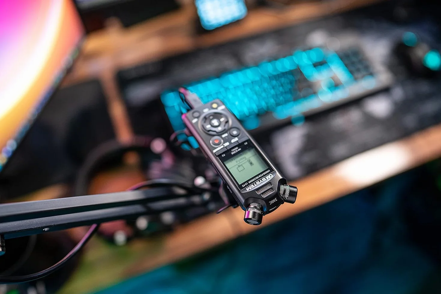 OM SYSTEM LS-P5 Enregistreur audio haute résolution avec système Tresmic II à 3 microphones, contrôle directionnel large, Bluetooth pour écouter via un casque et commande via un smartphone, 16 GB, 37h