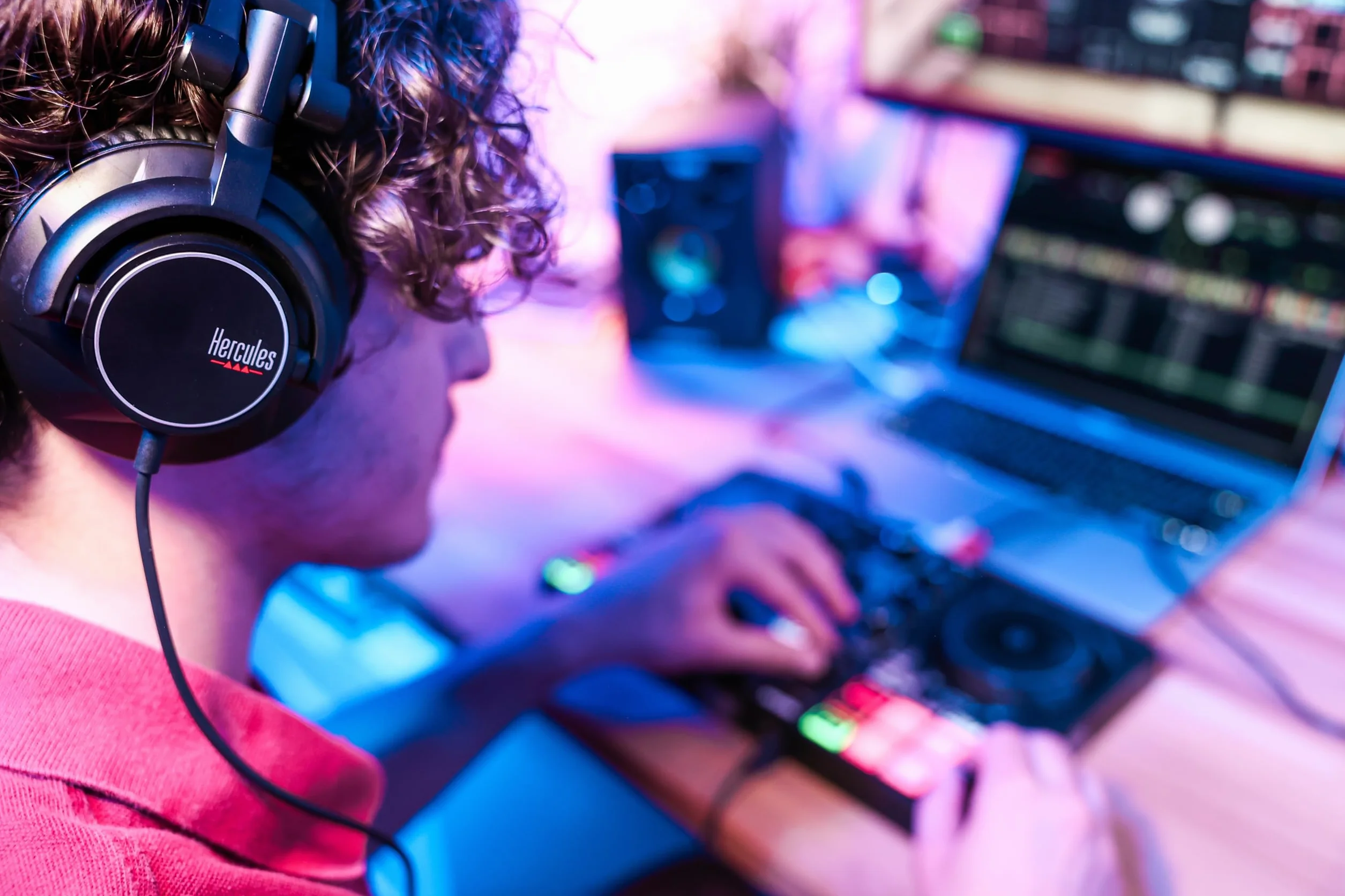 Hercules DJLearning Kit MK2 — Kit Tout-en-Un pour Apprendre à Mixer — Logiciels et Tutoriels Inclus