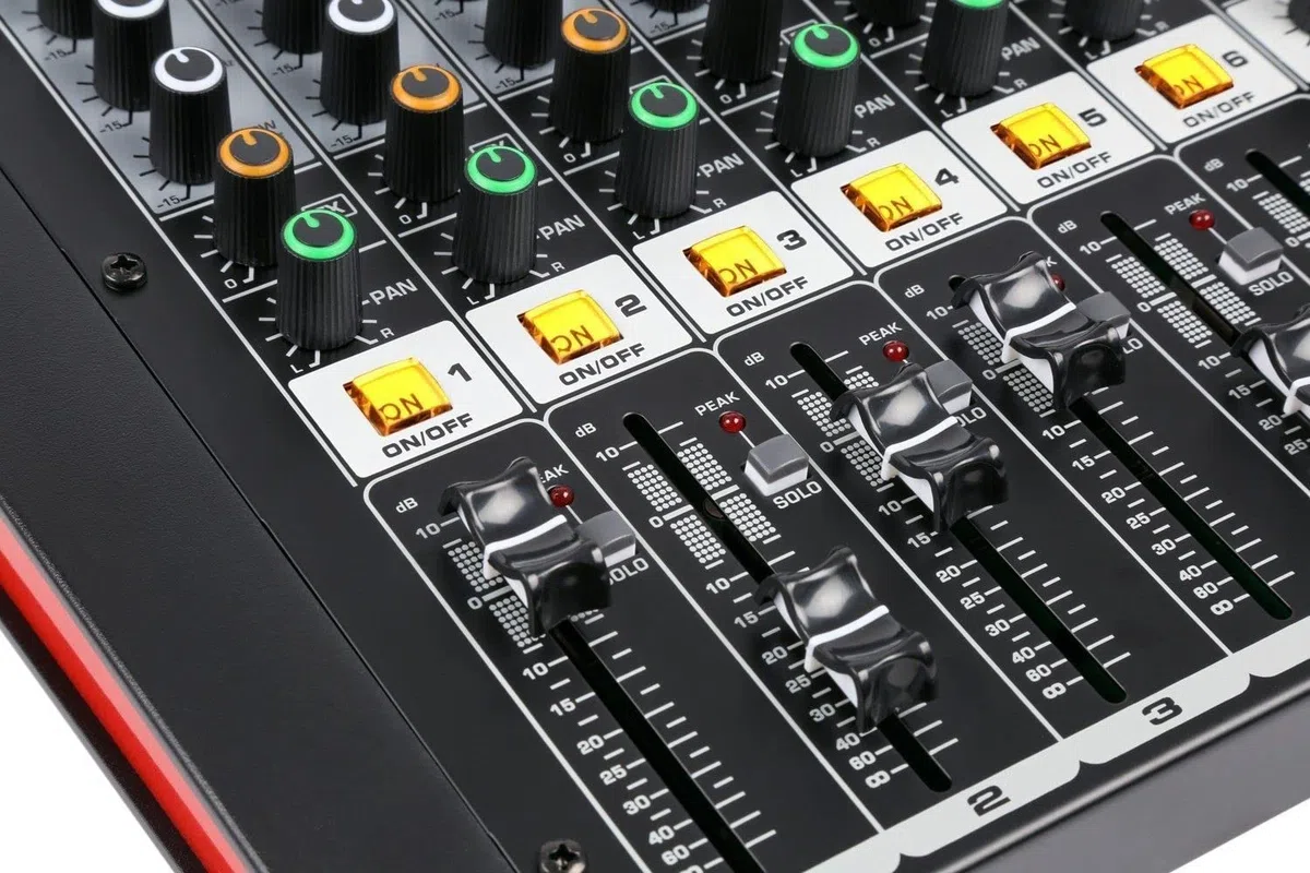 Power Dynamics PDM-M804A Table de Mixage Amplifiée 8 Canaux, Console DJ Professionnelle, Sonorisation Pro, DSP 24 bits, 16 Effets, USB MP3 Bluetooth, Egalisateur 7 Bandes, Micro/Casque, Ampli 2x220W