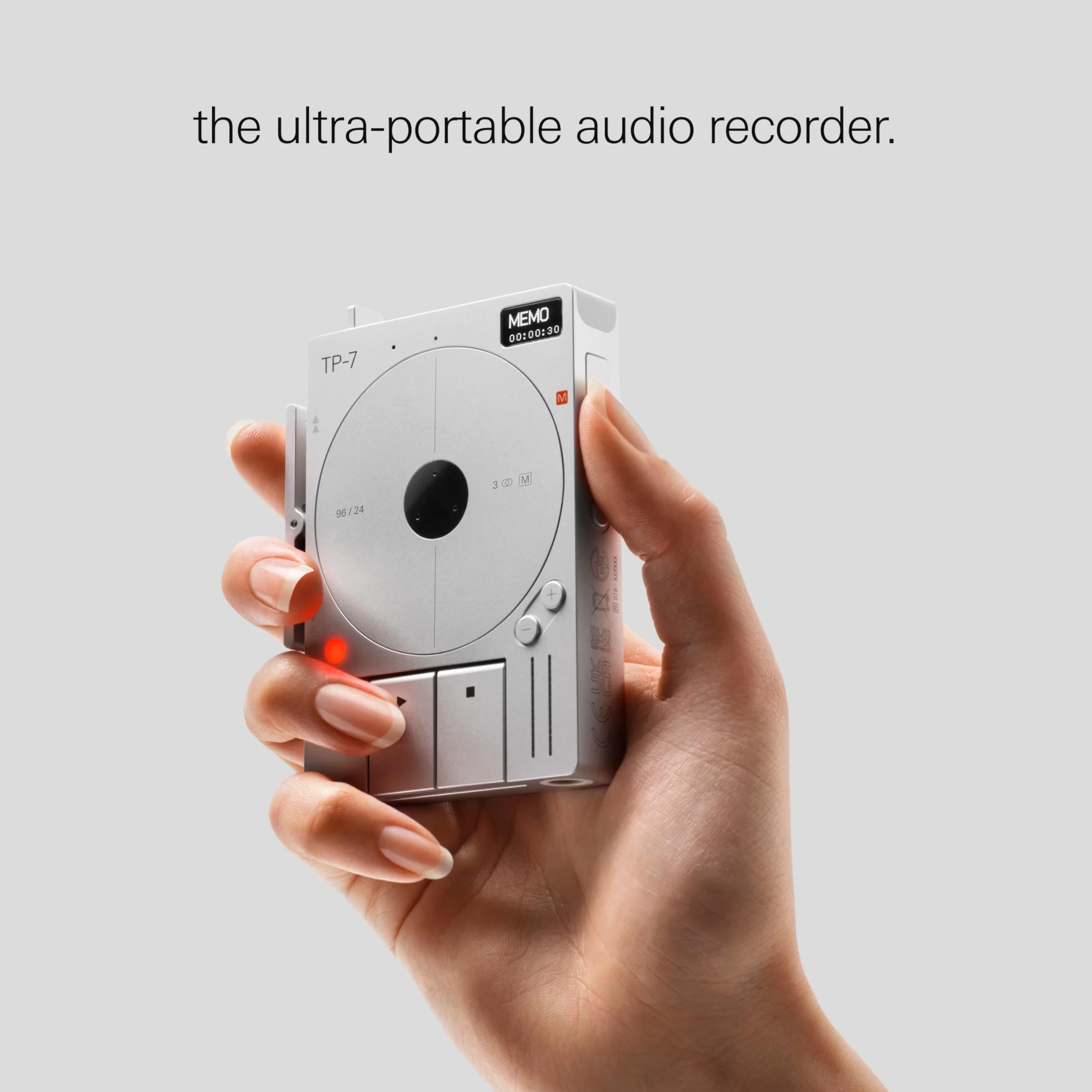 Teenage Engineering TP-7 (Enregistreur Portable, avec Interface Audio USB-C, Bluetooth, Microphone Interne, Haut-parleurs, 128 Go de mémoire, Interface Audio USB-C, 72 Heures d'autonomie)