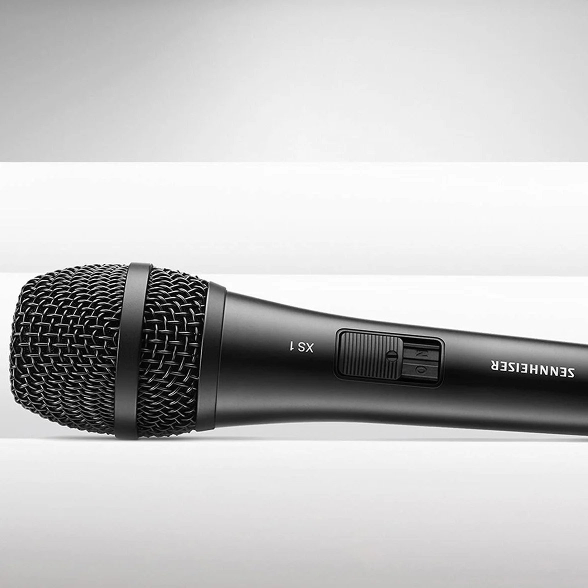 Sennheiser XS 1, Micro Main Dynamique Professionnel à la qualité de Son exceptionnelle, très Robuste, pour Les chanteurs et Les présentateurs - Noir (507487)