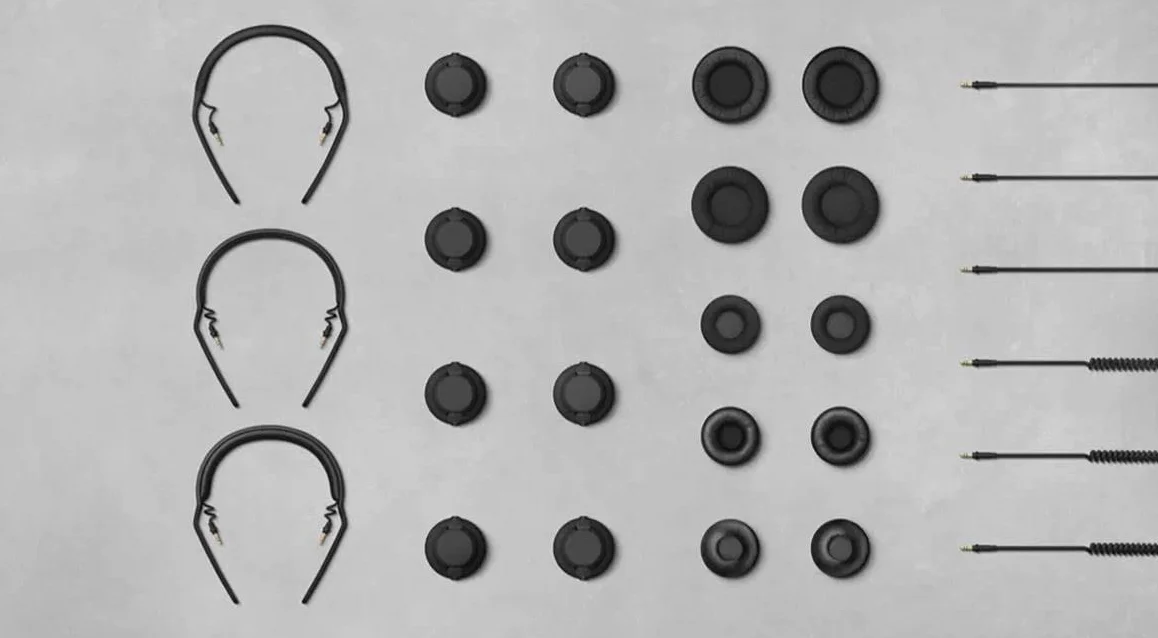 AIAIAI TMA-2 Casque professionnel – Câble CO2 – Câble spiralé en plastique thermique de 1,5 m – Surface douce au toucher et extensible jusqu'à 3,2 m – Parfait pour DJing ou studio
