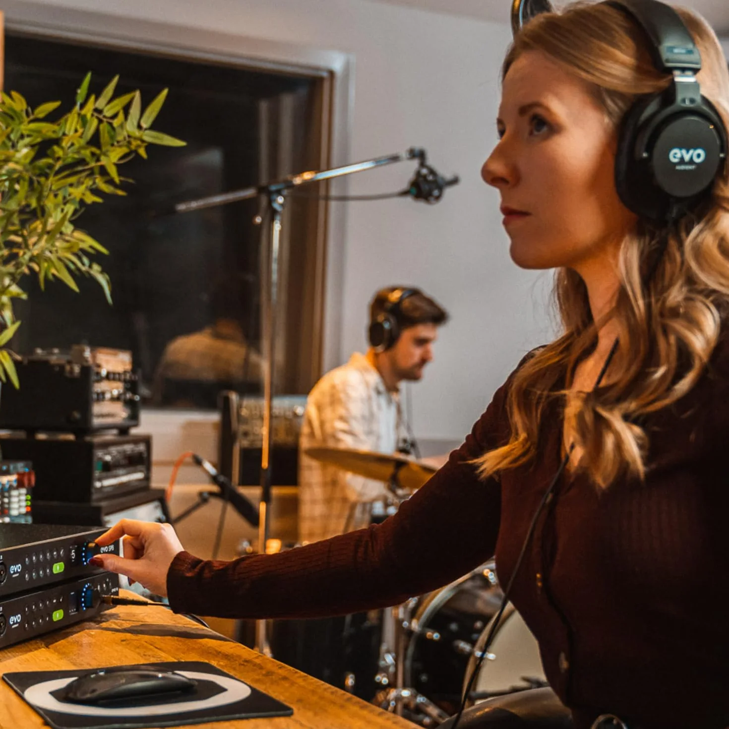 Audient EVO SP8, Studio-Preamp-Expander, Huit préamplis EVO, 8 x préamplis micro EVO avec Smartgain, 8 x sorties ligne, préampli micro, 58dB Mic Gain, convertisseur AD/DA 32 bits, noir