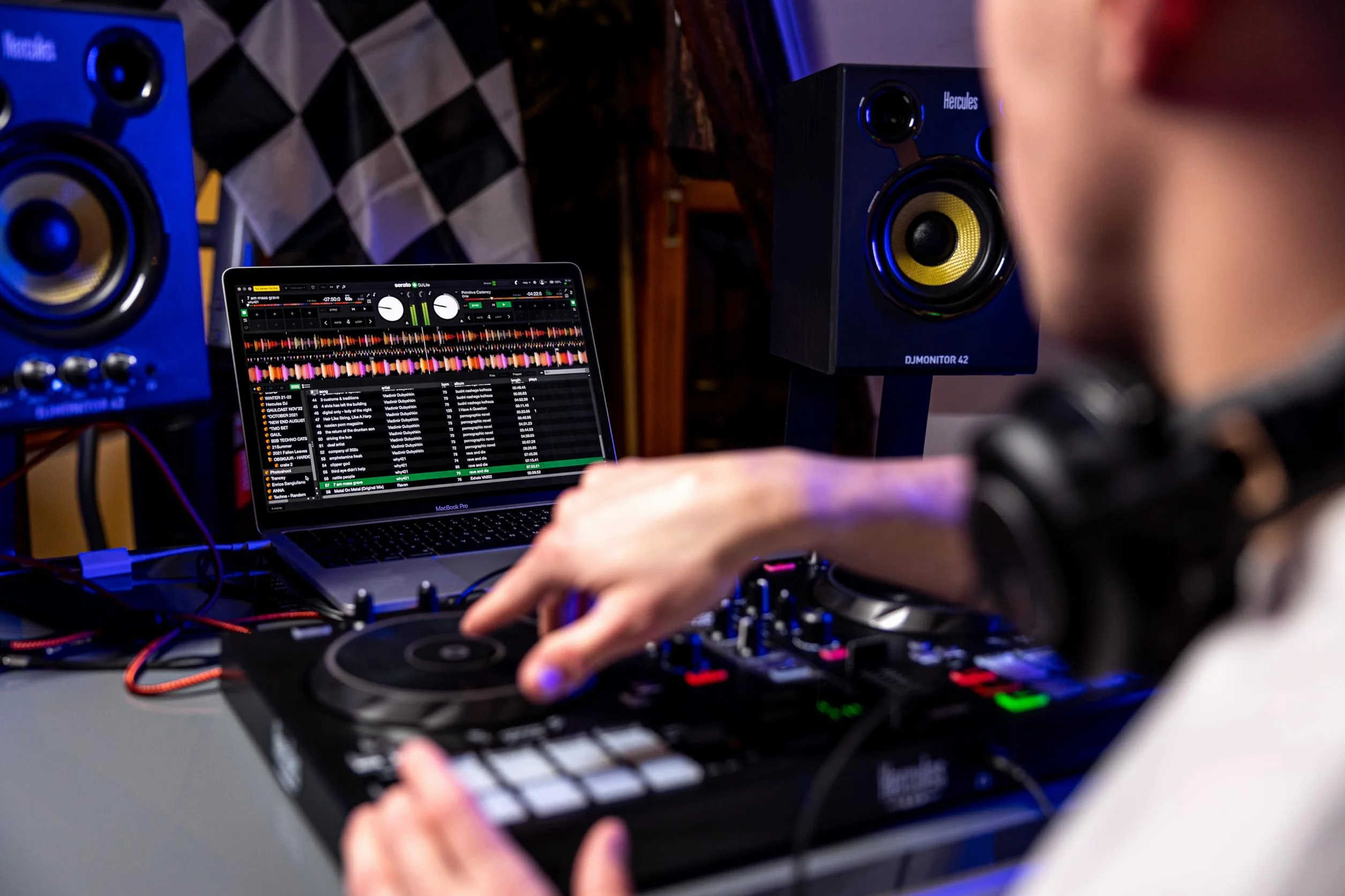 Hercules DJ Essentials Kit – Kit tout-en-un pour apprendre à mixer – Logiciels et tutoriels inclus