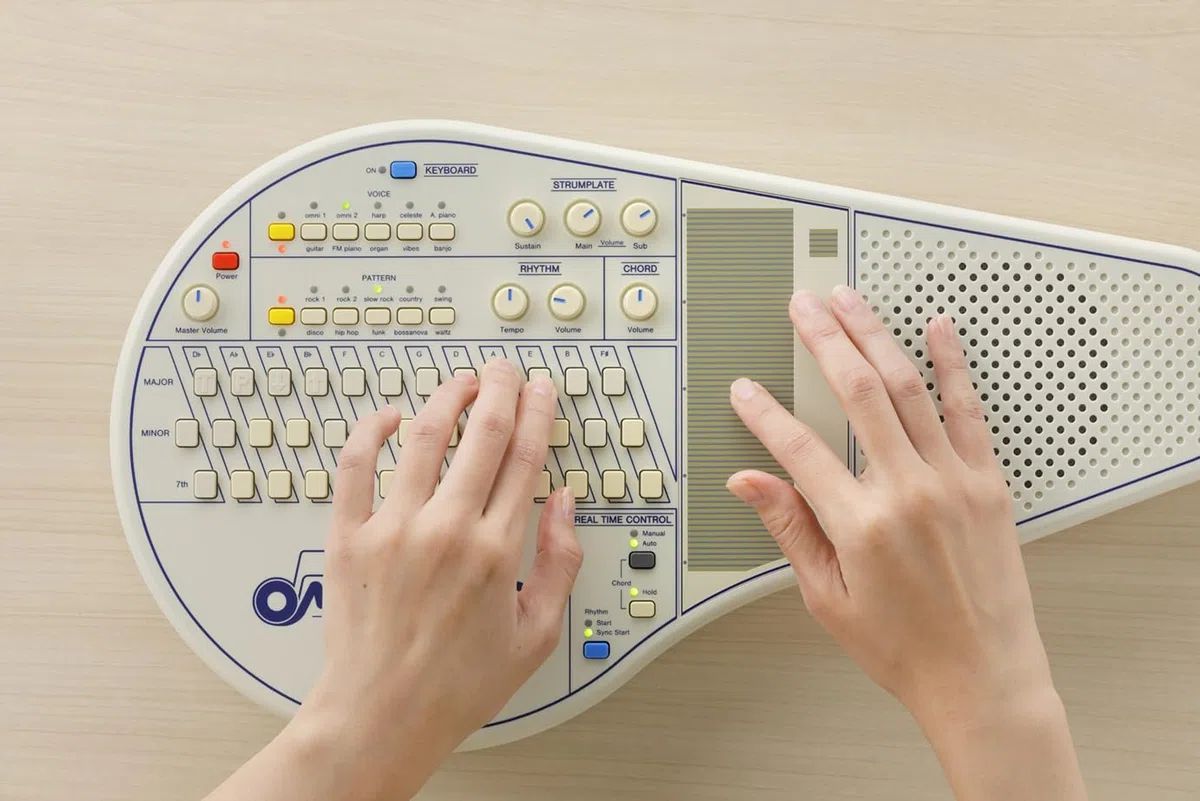 SUZUKI Omnichord OM-108 - Synthétiseur
