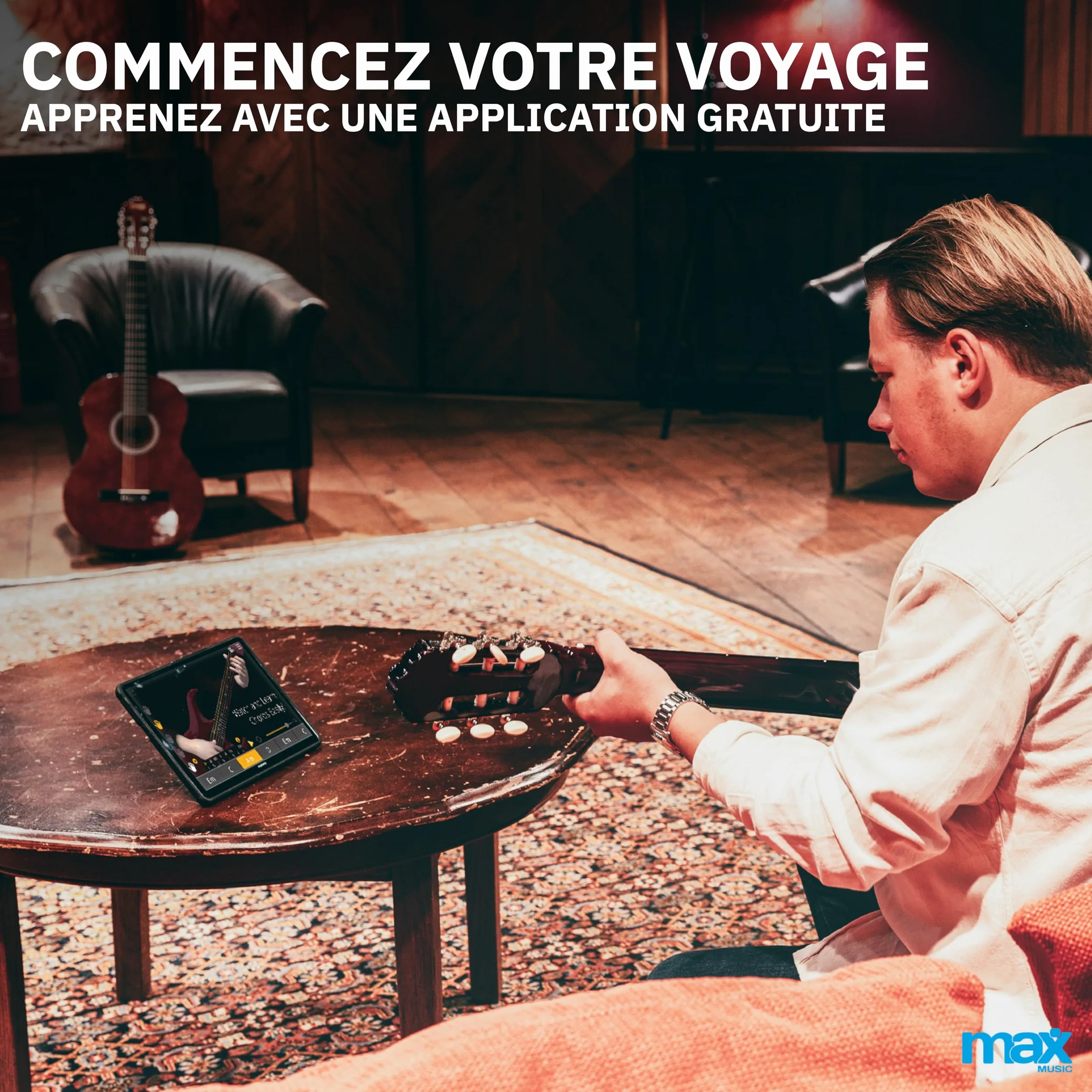 Max SoloArt - Guitare Classique Adulte Débutant - Noir, Cordes en Nylon, Livré avec un Tuner Digital, un Sac de Transport, des Médiators et une Sangle, Idéal pour Musiciens Débutants