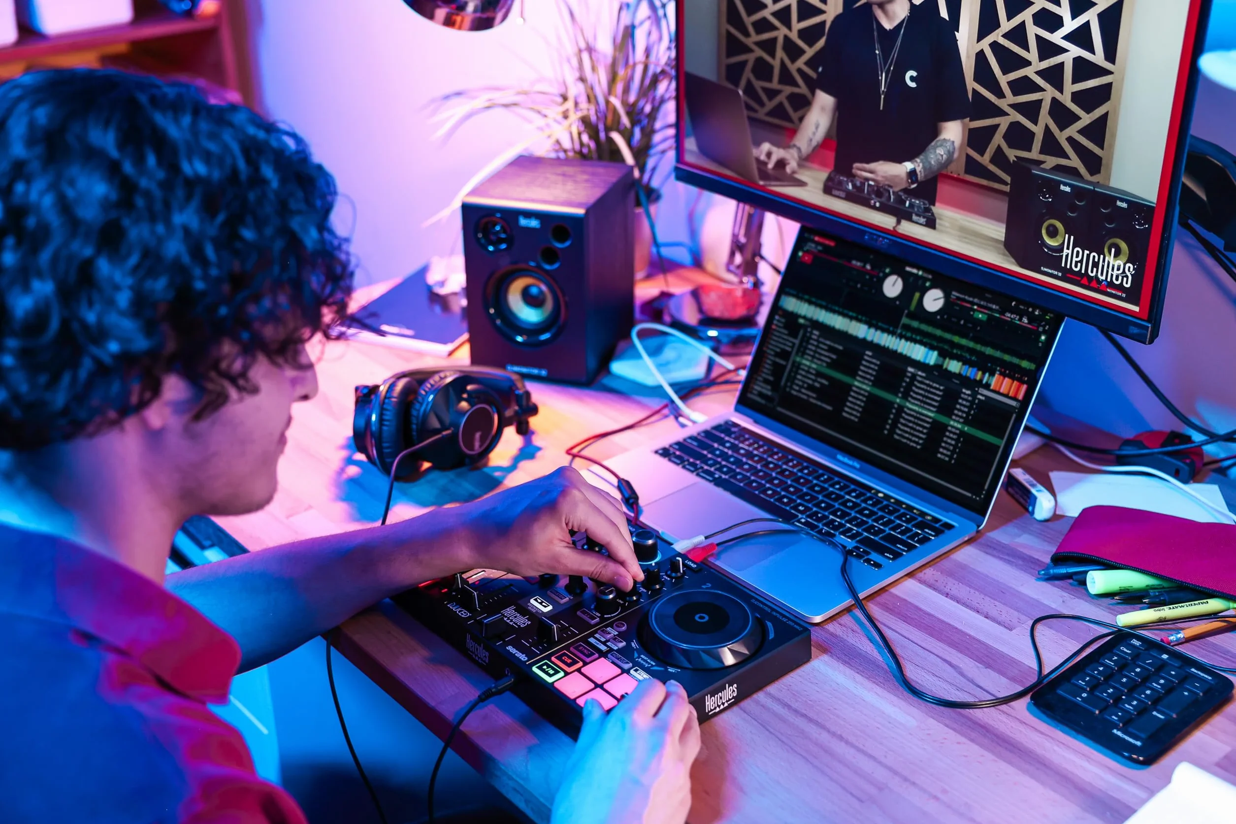 Hercules DJLearning Kit MK2 — Kit Tout-en-Un pour Apprendre à Mixer — Logiciels et Tutoriels Inclus