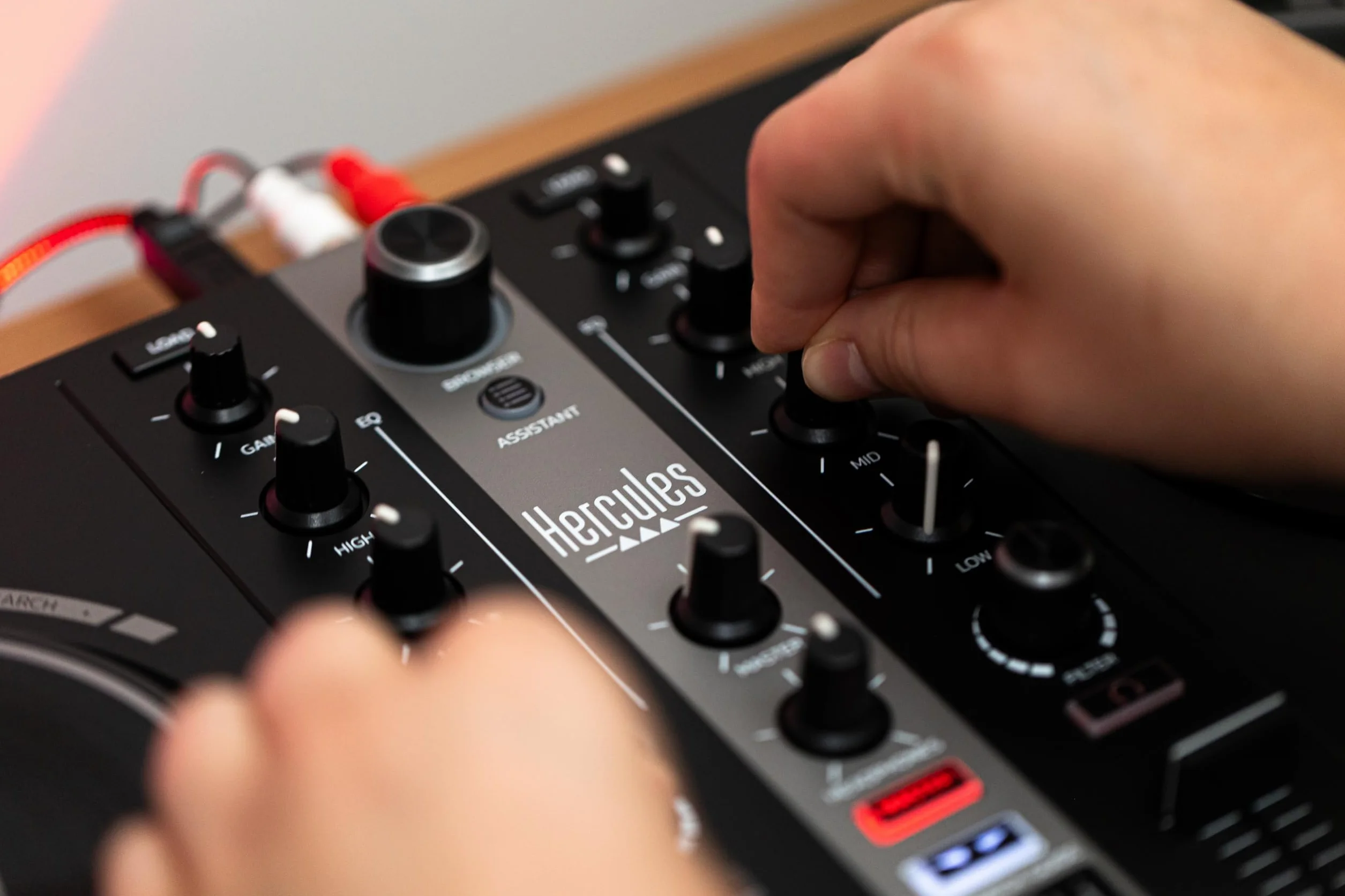Hercules DJ Essentials Kit – Kit tout-en-un pour apprendre à mixer – Logiciels et tutoriels inclus