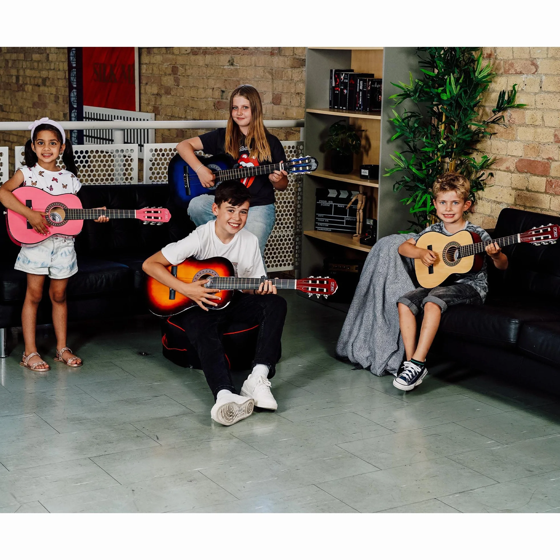 3rd Avenue Guitare Classique Pour Enfants Taille 1/4 Avec Cordes En Nylon Espagnol Pour Débutant - 6 Mois De Cours Gratuits, Sac, Cordes - Rose
